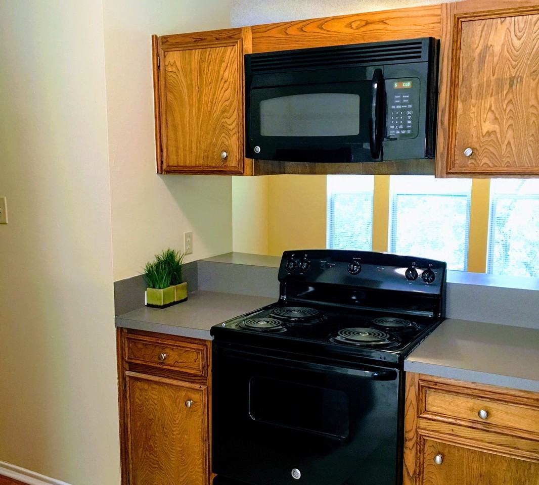 2414 Longview Street - Photo 3 of 9