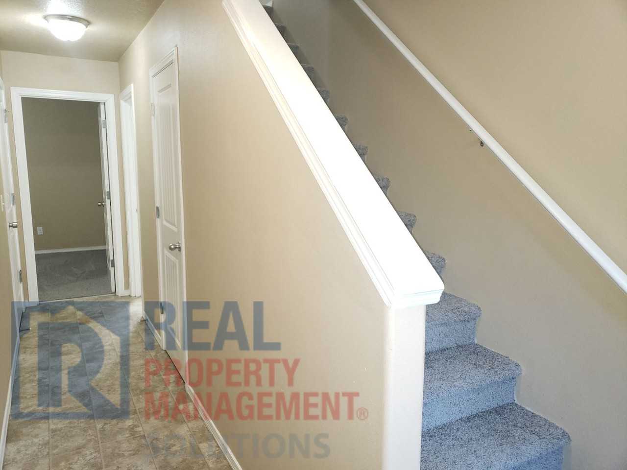 2769 Se 84th Ave - Photo 3 of 36