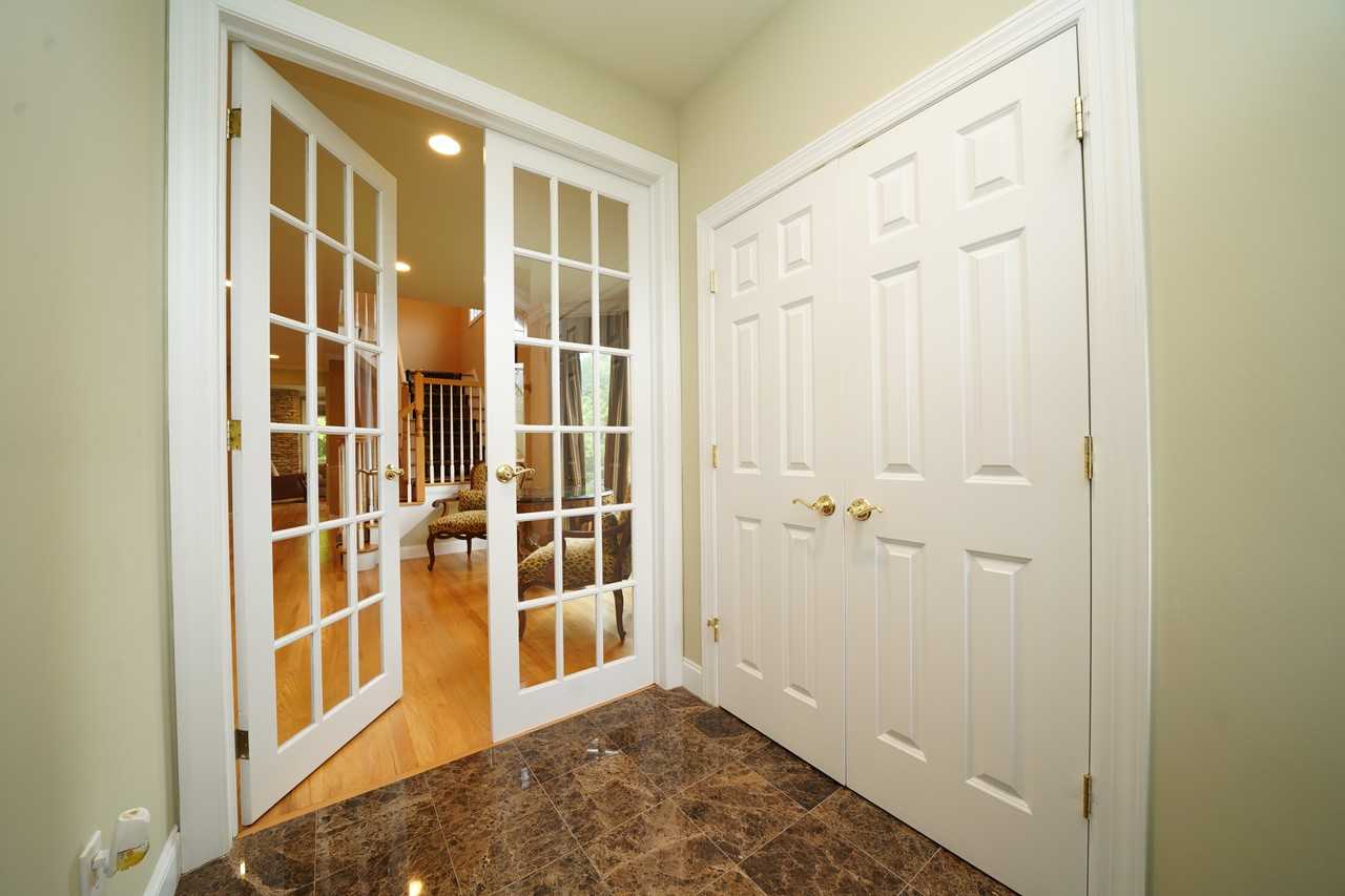 1 Candlewood Dr - Photo 2 of 36