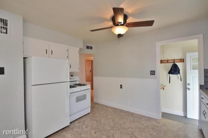 3201 N 91st St - Photo 2 of 7