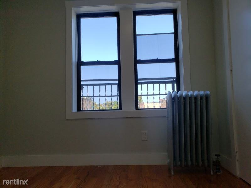 204 204 60th St W 28 - Photo 3 of 6