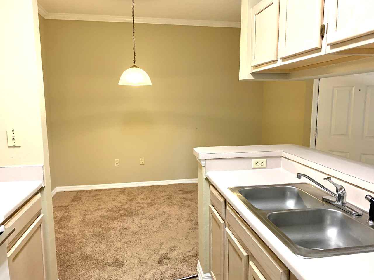 5620 Pinnacle Heights Cir #207 - Photo 2 of 11