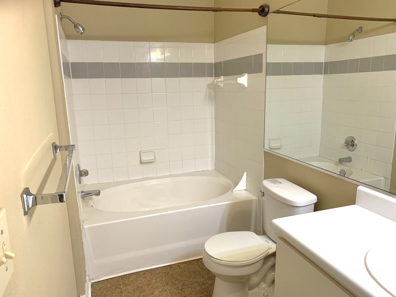 5620 Pinnacle Heights Cir #207 - Photo 6 of 11