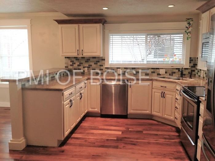 2704 W Jefferson St - Photo 4 of 11