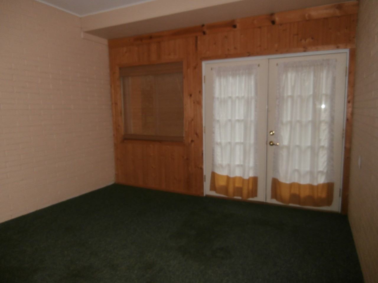 82 Shady Dr - Photo 3 of 15