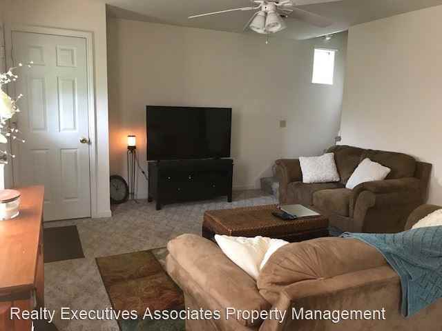 371 Lakeshore Rd - Photo 2 of 9