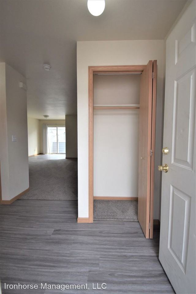 2480 Daws Drive - Photo 3 of 14