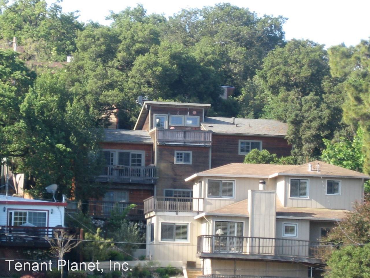 648 Acacia Ln - Photo 2 of 18