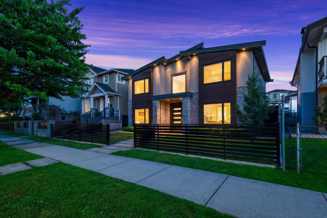 4442 Cambridge St, Burnaby, BC V5C 1H5 5 Bedroom House for Rent for