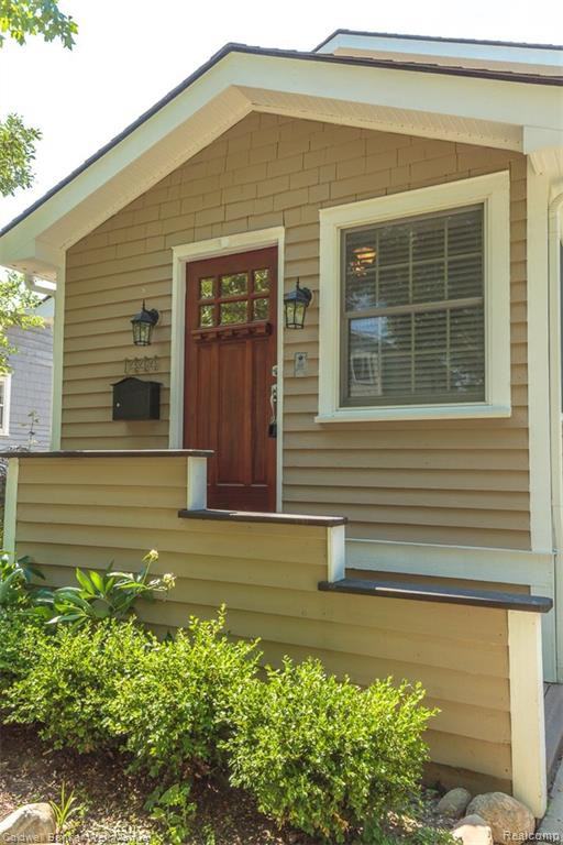 1444 Bennaville Ave - Photo 2 of 29