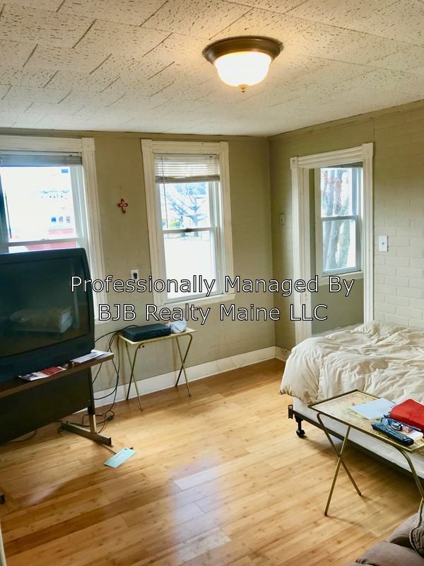 48 Elmwood St - Photo 2 of 7