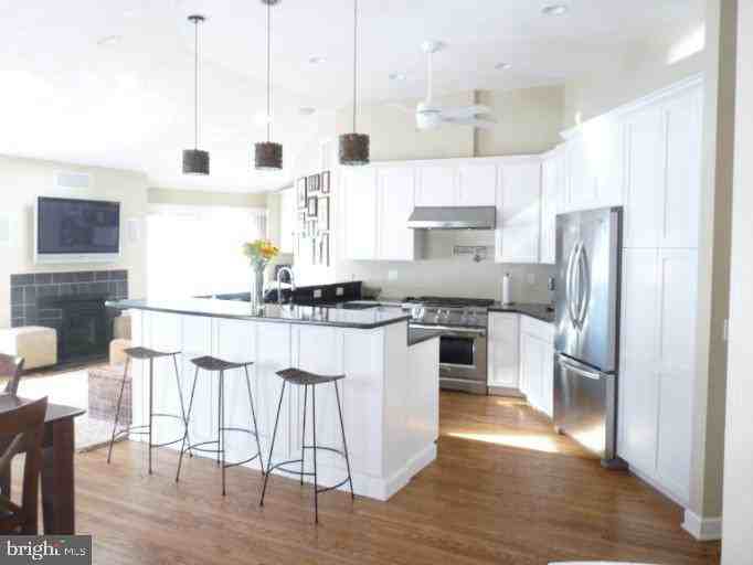 11 Prospect Bay Dr W - Photo 3 of 27