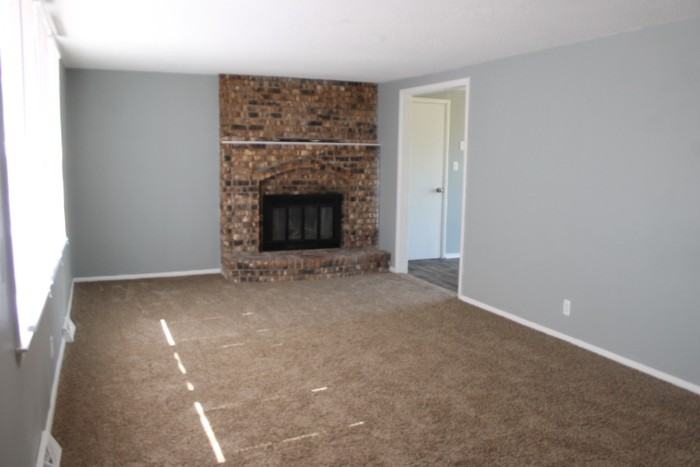 1208 Ne 68th Ter - Photo 3 of 23