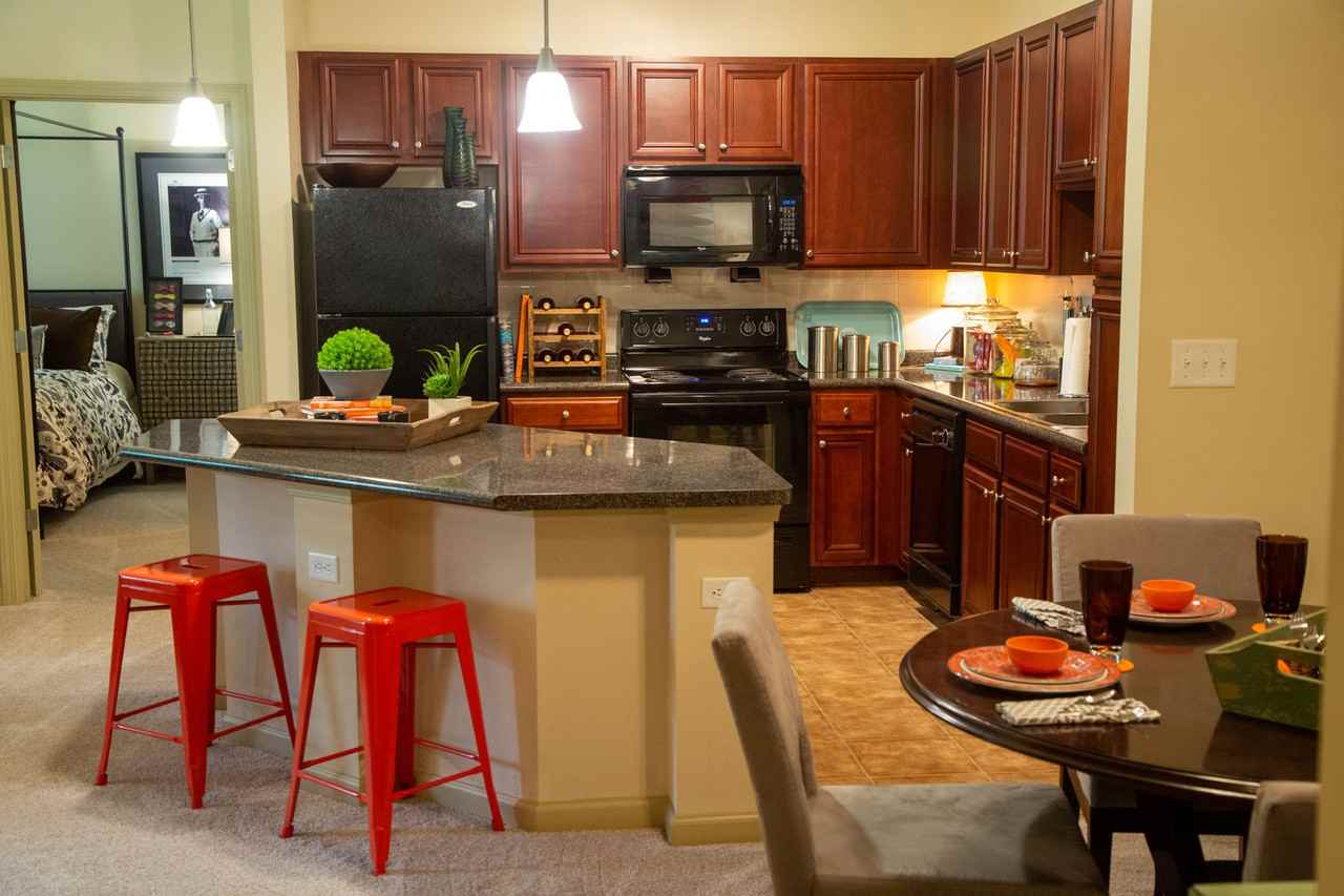 Walton Lakes - Photo 2 of 37