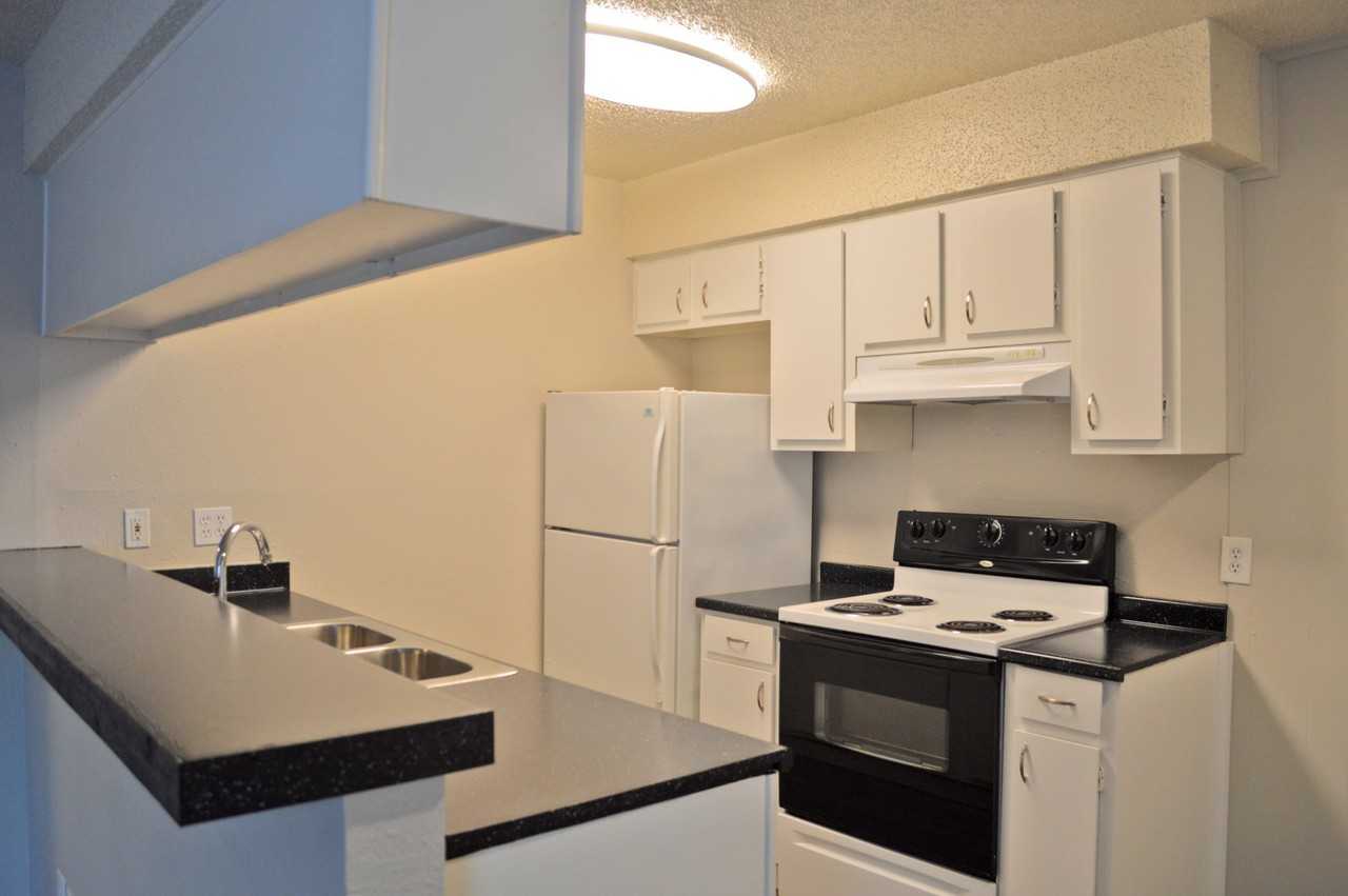 Tambaleo Apartments - Photo 4 of 36