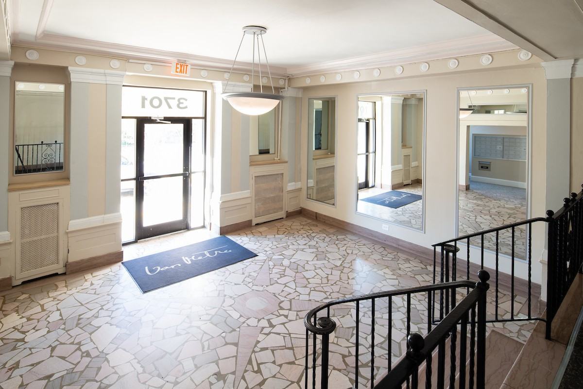 Pershing House - Photo 4 of 6