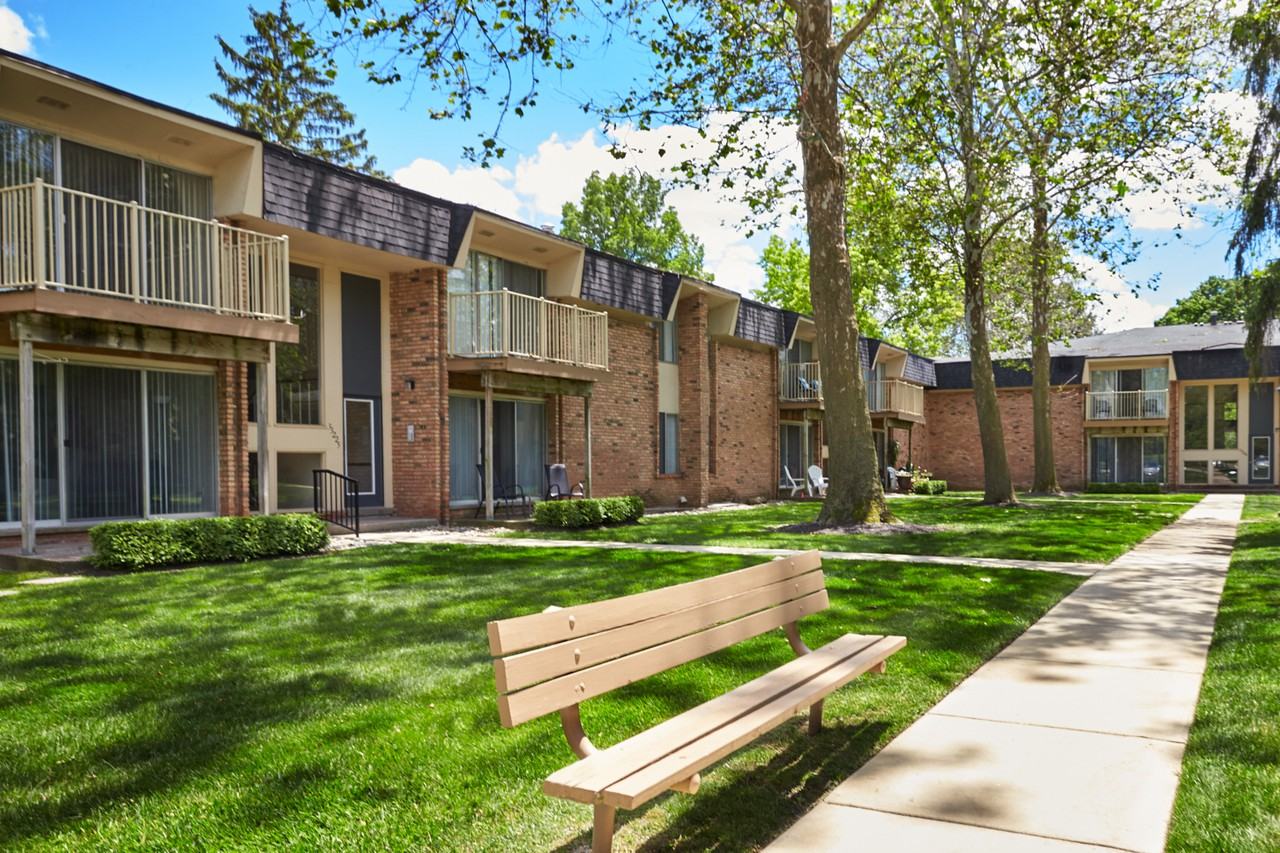 Kensington Manor Apartments - Photo 2 of 22