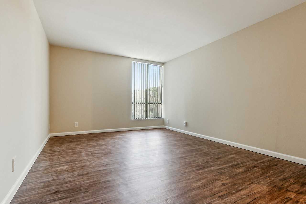 Park Burton - Photo 7 of 41