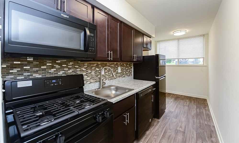 Briarwood Apartments and Townhomes - Photo 3 of 30