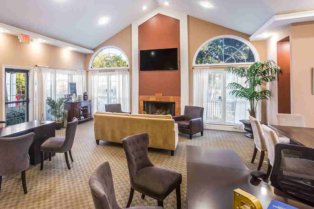 1470 Sheridan Road NE - Photo 3 of 41