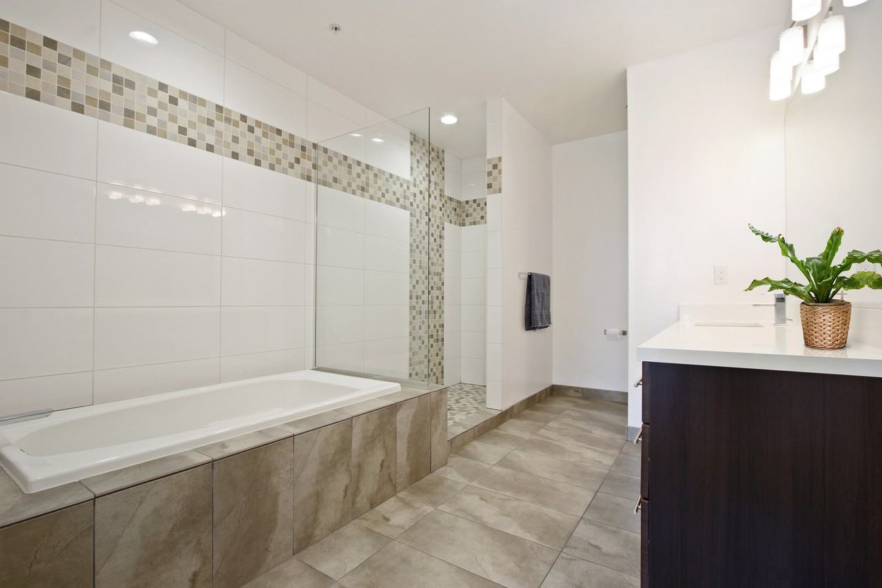 Landmark Chase - Photo 6 of 10