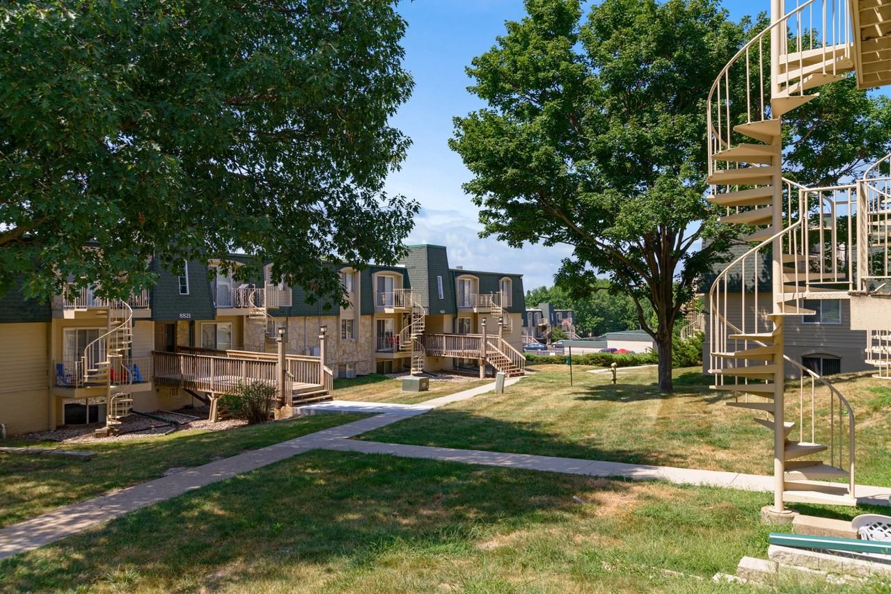 Sherwood Glen - Photo 7 of 26