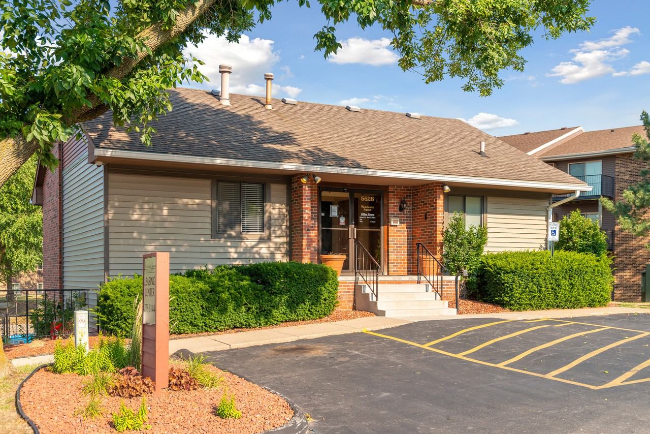 Westchester Square - Photo 5 of 31