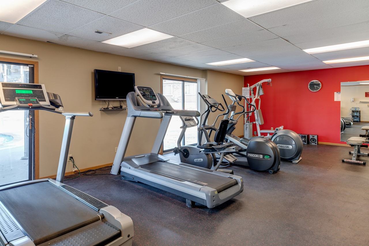 Westchester Square - Photo 6 of 31