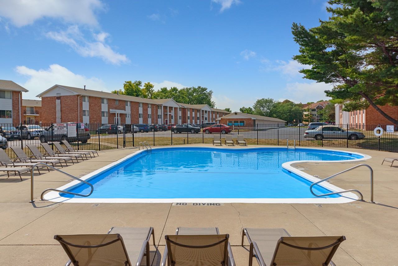 Colonial Village - Photo 5 of 31