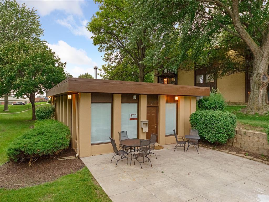 Montclair Place - Photo 6 of 12