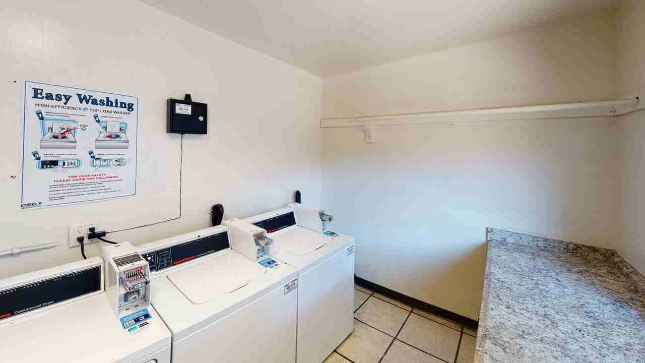 Sylvan Gardens Apartments 13727 Sylvan St 49, Los Angeles, CA 91401