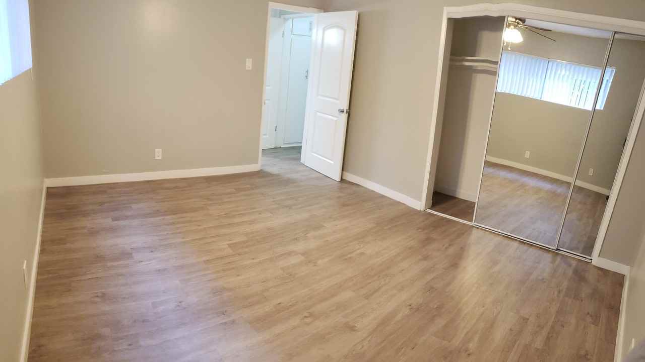 Country Club Apartments - Photo 3 of 12