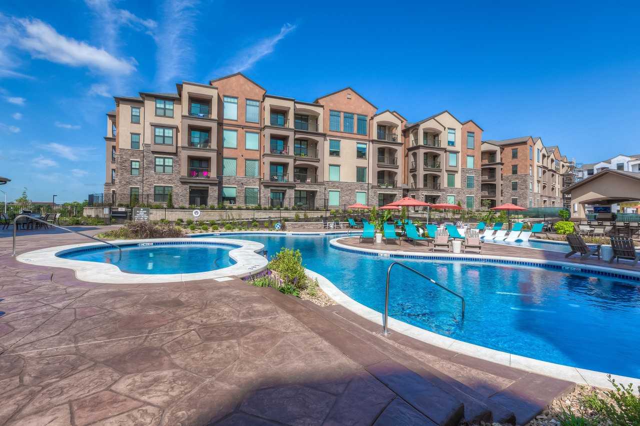 EdgeWater at City Center - Photo 2 of 49