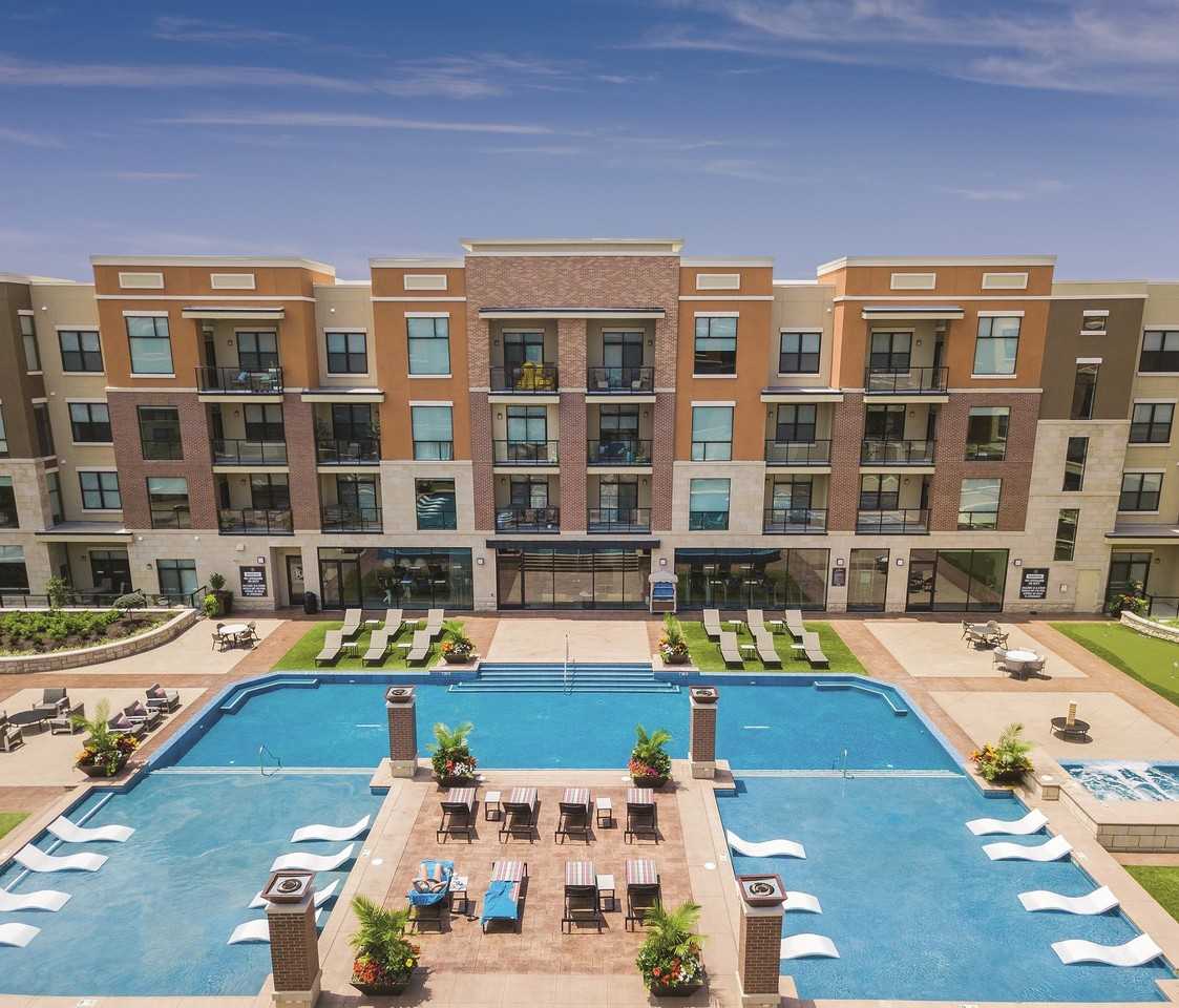 The Royale at CityPlace - Photo 3 of 50