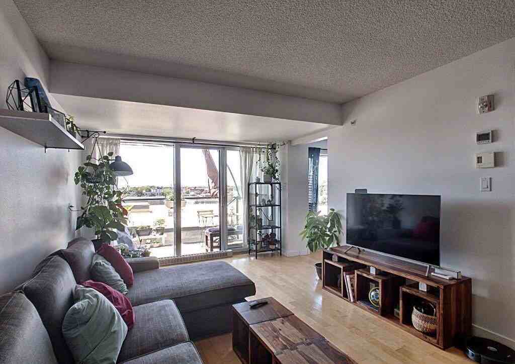 2303 Rue Remembrance - Photo 2 of 8