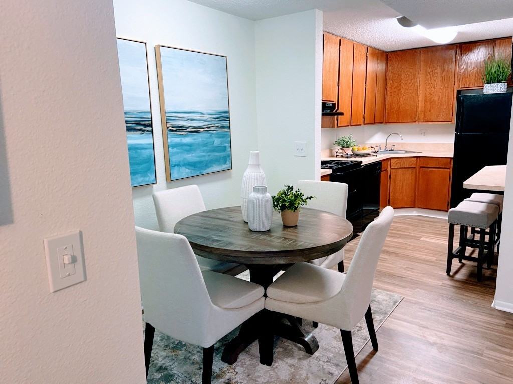 Lake in the Woods Apartments - Photo 4 of 20