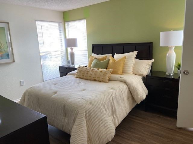 Lake in the Woods Apartments - Photo 6 of 20