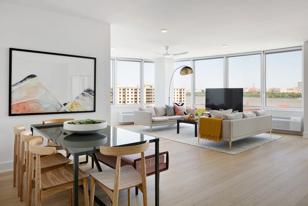 The Duchess - Photo 3 of 37