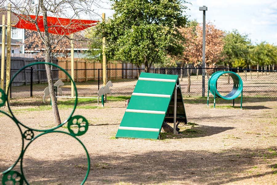 SILVERADO CROSSING - Photo 5 of 17