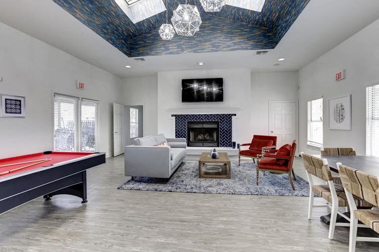 499 Crisfield Drive - Photo 3 of 18