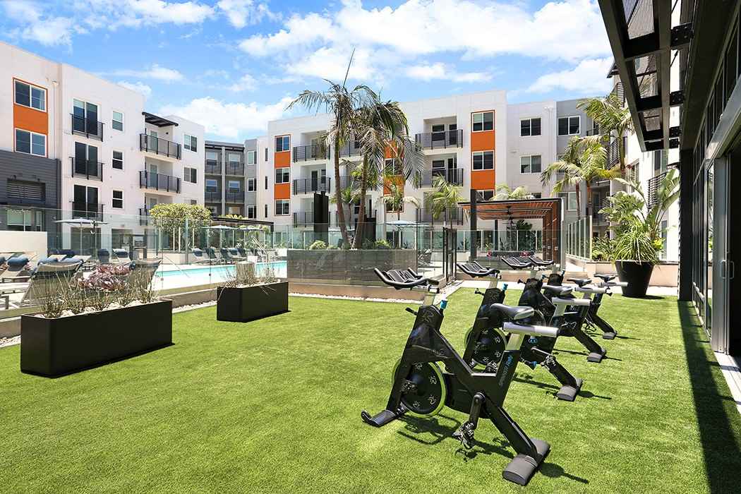 Eleven 10 - Photo 6 of 33