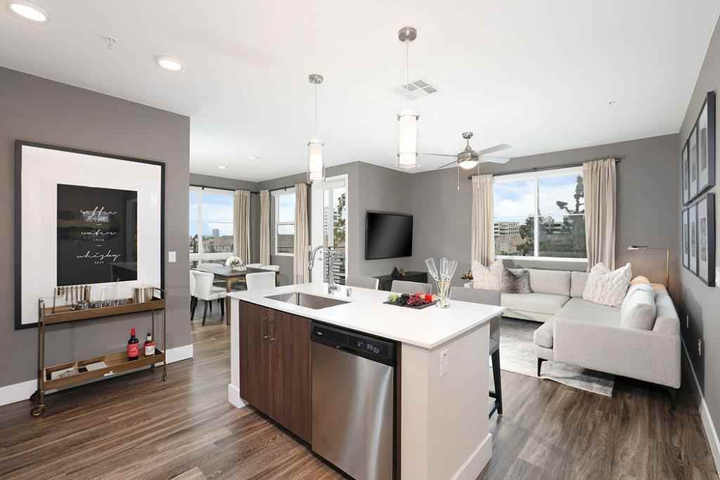 Eleven 10 - Photo 3 of 33