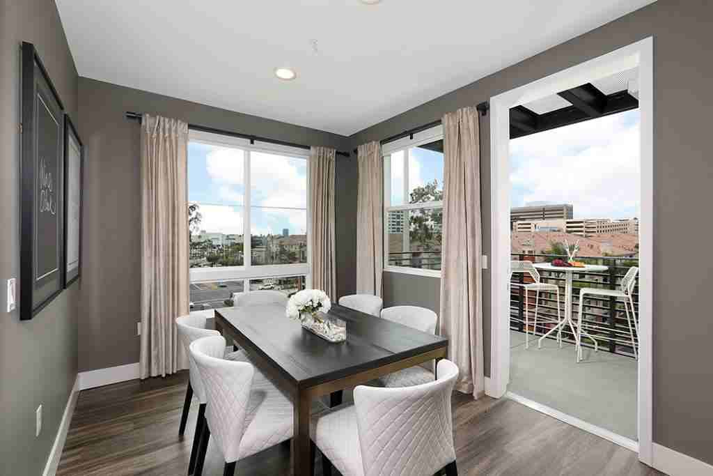 Eleven 10 - Photo 4 of 33