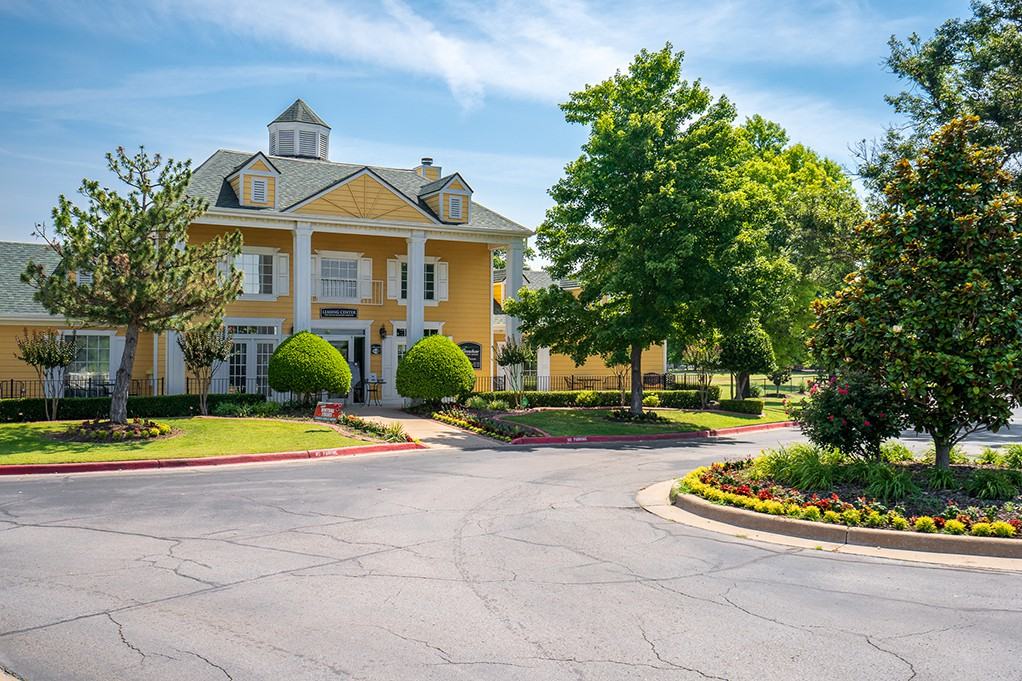 Riverchase Apartments 7901 Riverside Pkwy, Tulsa, OK 74136 Zumper