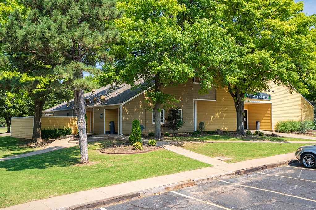 Riverchase Apartments 7901 Riverside Pkwy, Tulsa, OK 74136 Zumper