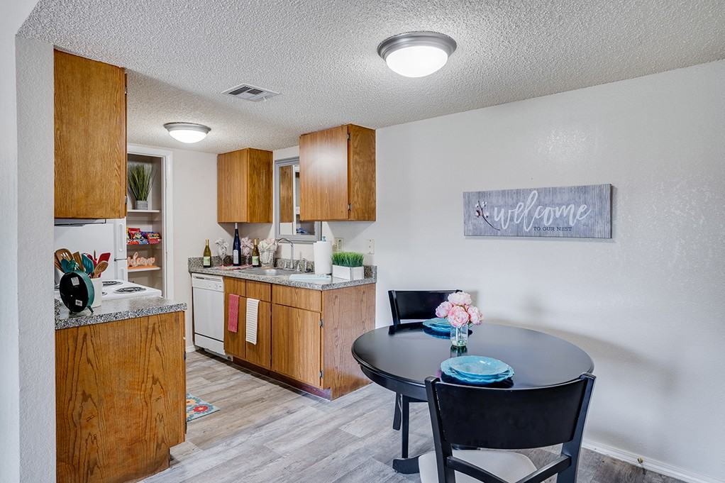 Riverchase Apartments - Photo 2 of 44