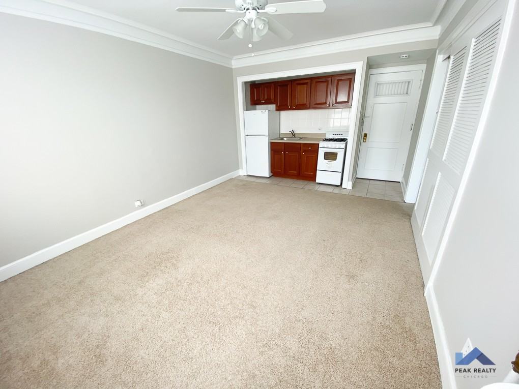 530 W. Arlington Pl. - Photo 2 of 10