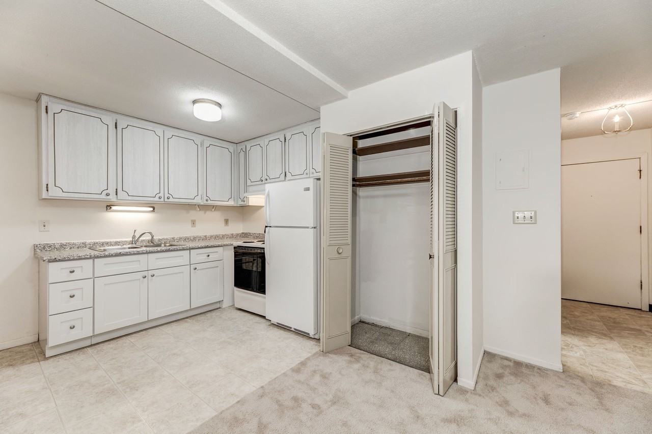 Charlton Terrace Apartments 212 Thompson Ave W, West St Paul, MN