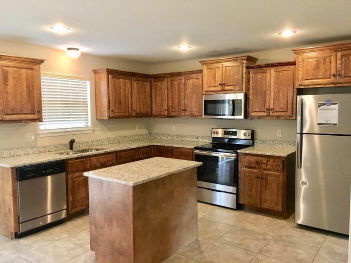 1007 Rockville Ter - Photo 3 of 16