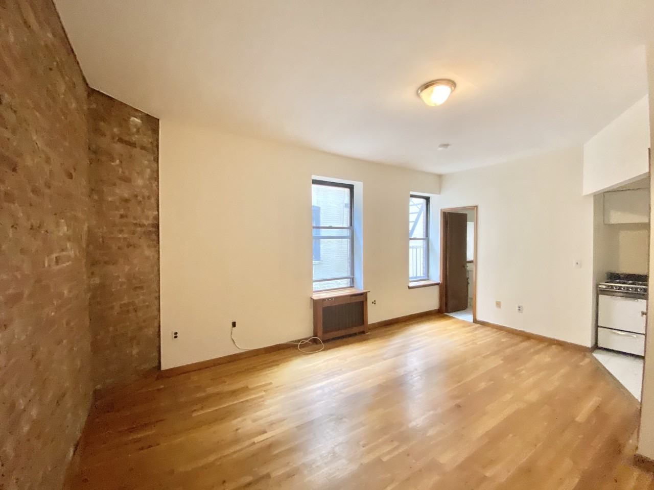Amsterdam Ave & W 85th St #35A